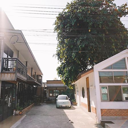Sleepy House Chiang Rai Acomodação com café da manhã Exterior foto