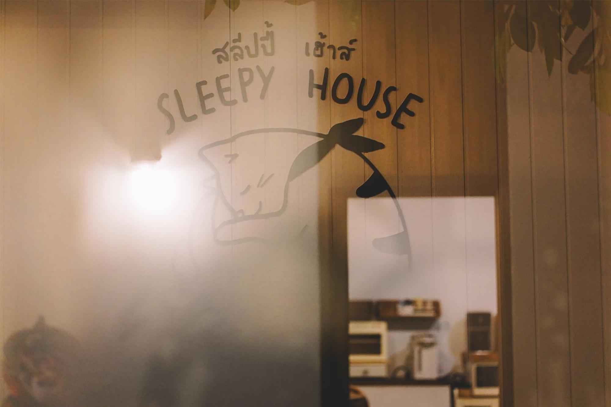 Sleepy House Chiang Rai Acomodação com café da manhã Exterior foto